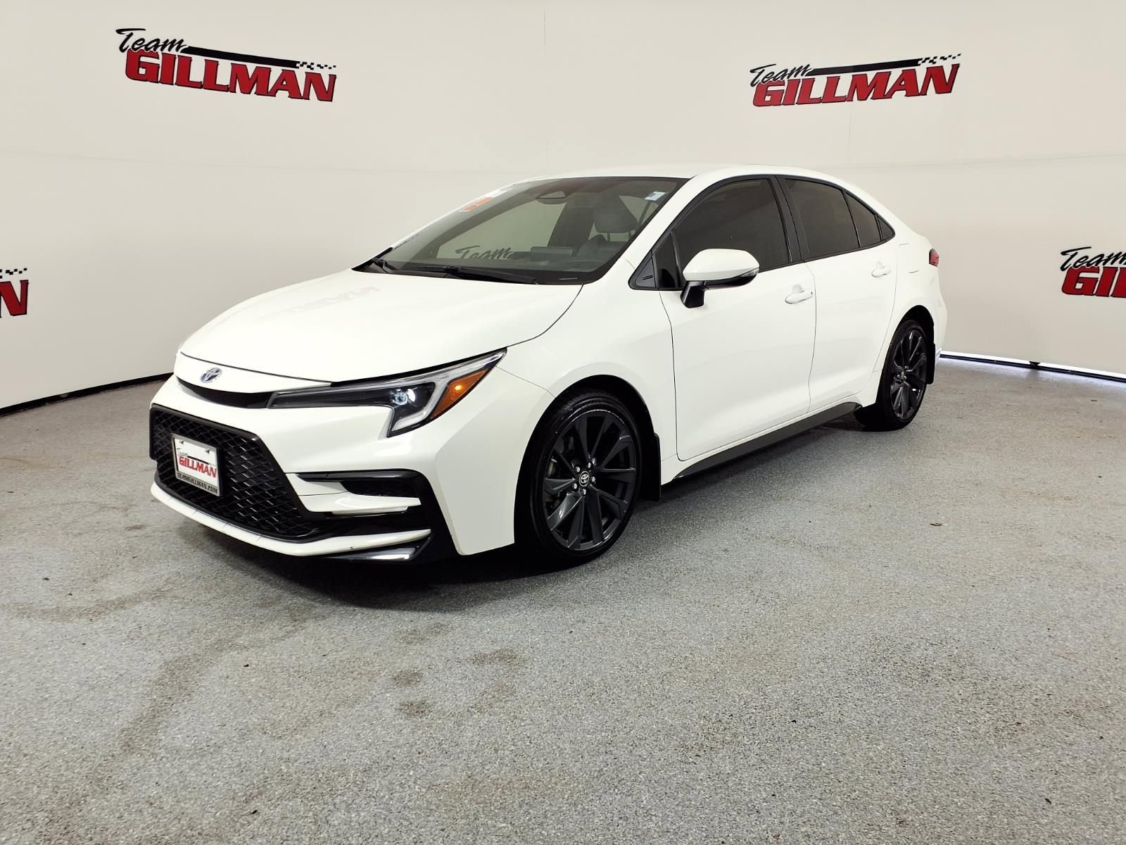 Used 2023 Toyota Corolla SE image 3
