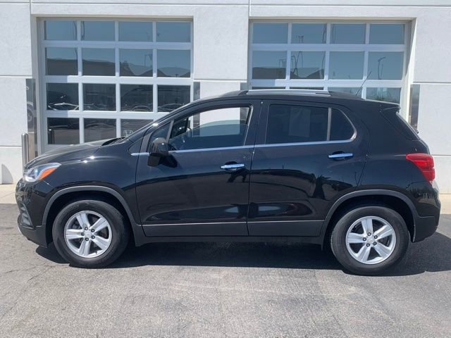 Used 2019 Chevrolet Trax LT w/ LT Convenience Package FWD image 3
