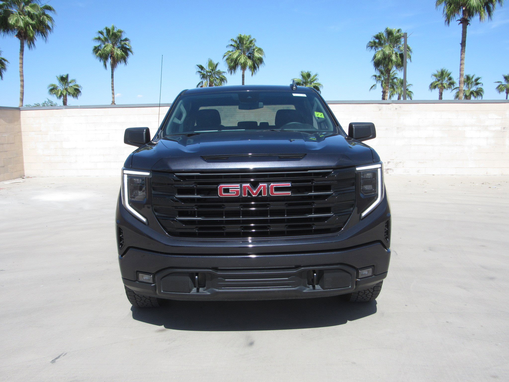 Used 2025 GMC Sierra 1500 Elevation image 3