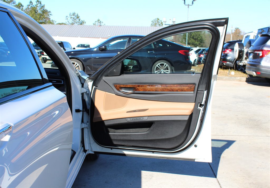 Used 2013 BMW 740Li image 34