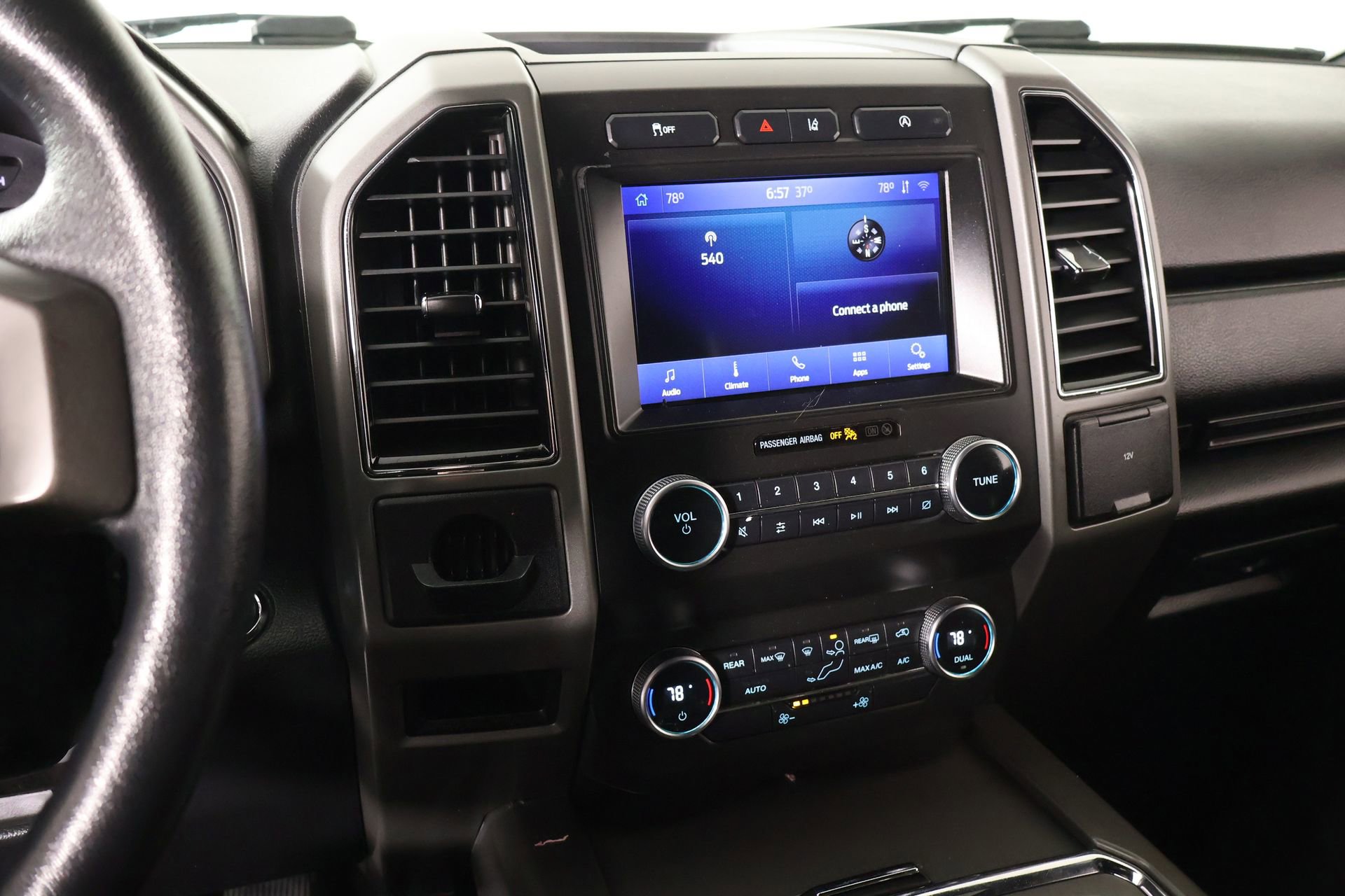 Used 2020 Ford Expedition XLT w/ Equipment Group 201A RWD image 5