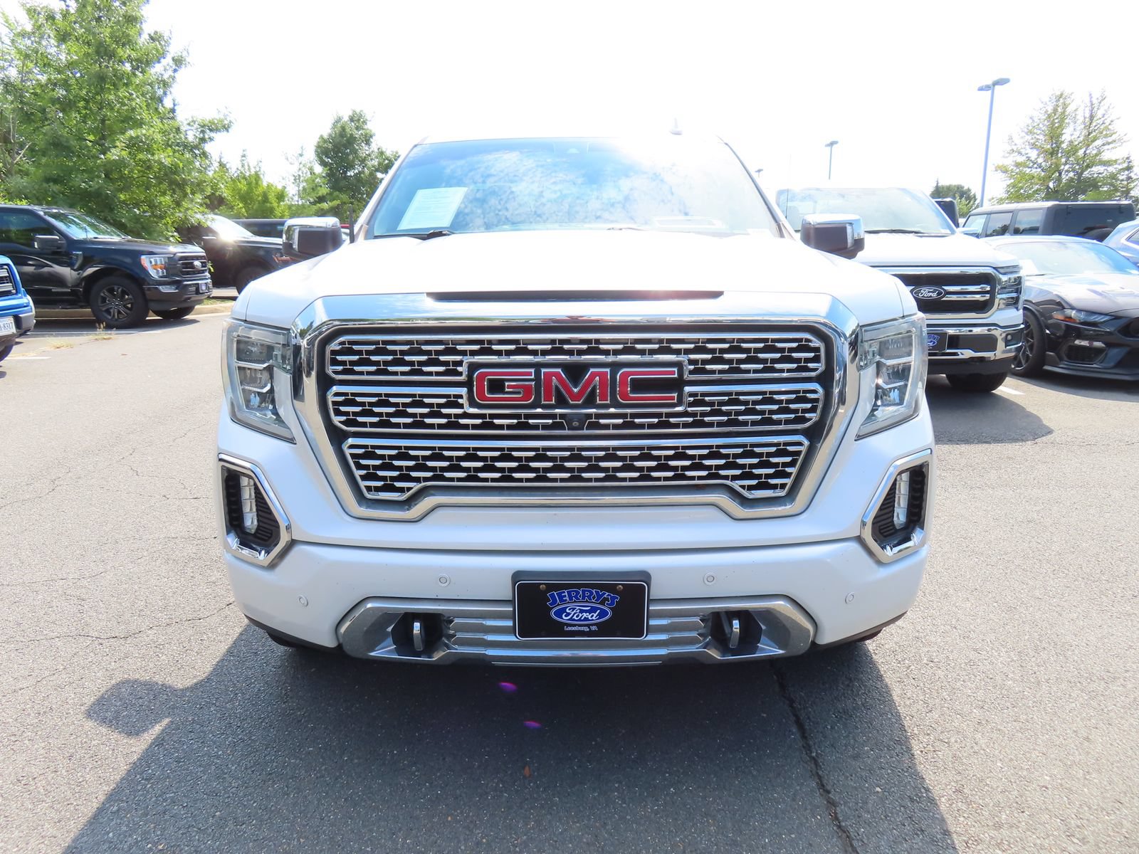 Used 2019 GMC Sierra 1500 Denali w/ Denali Ultimate Package AWD/4WD image 2