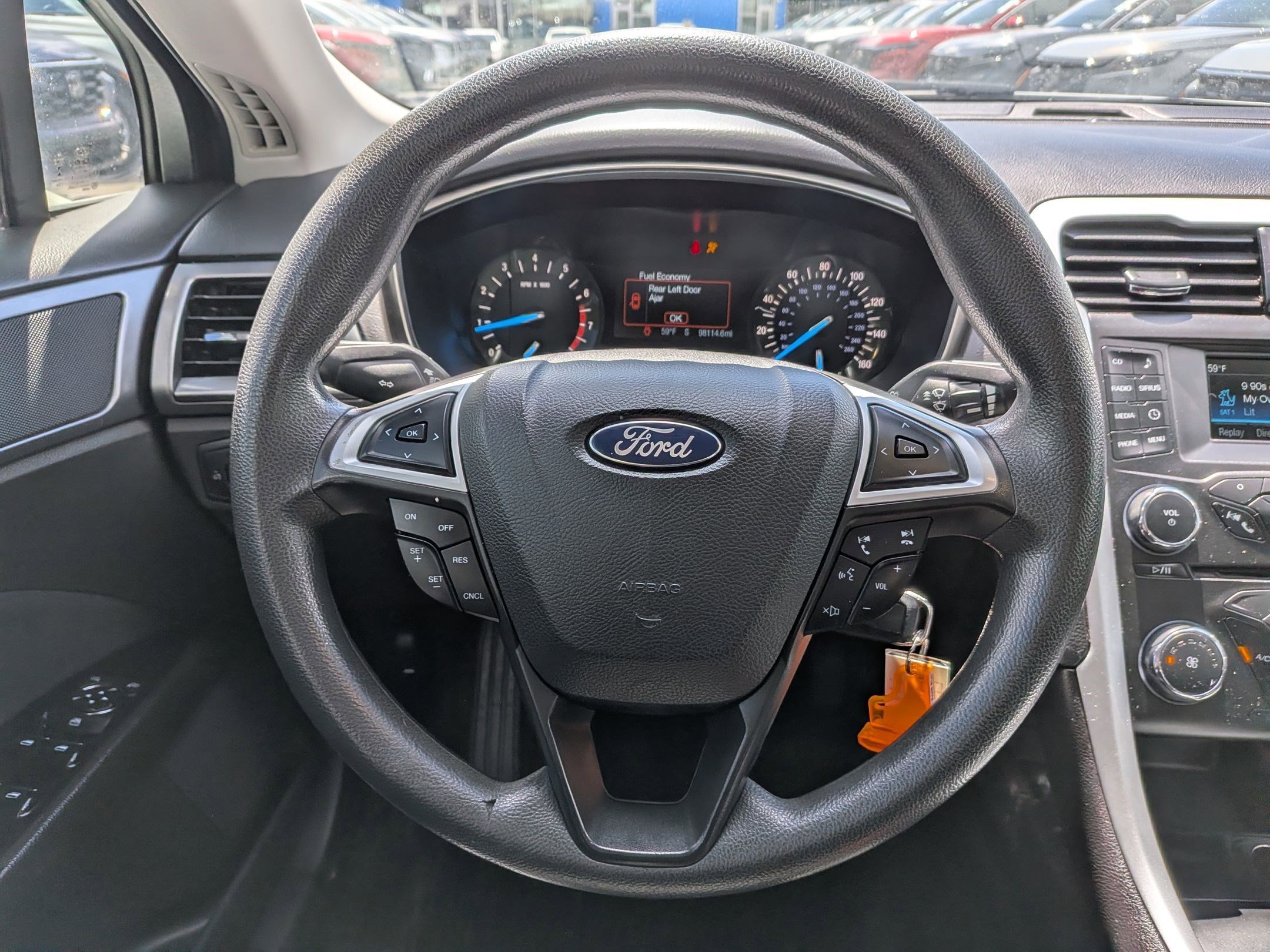 Used 2015 Ford Fusion SE FWD image 18