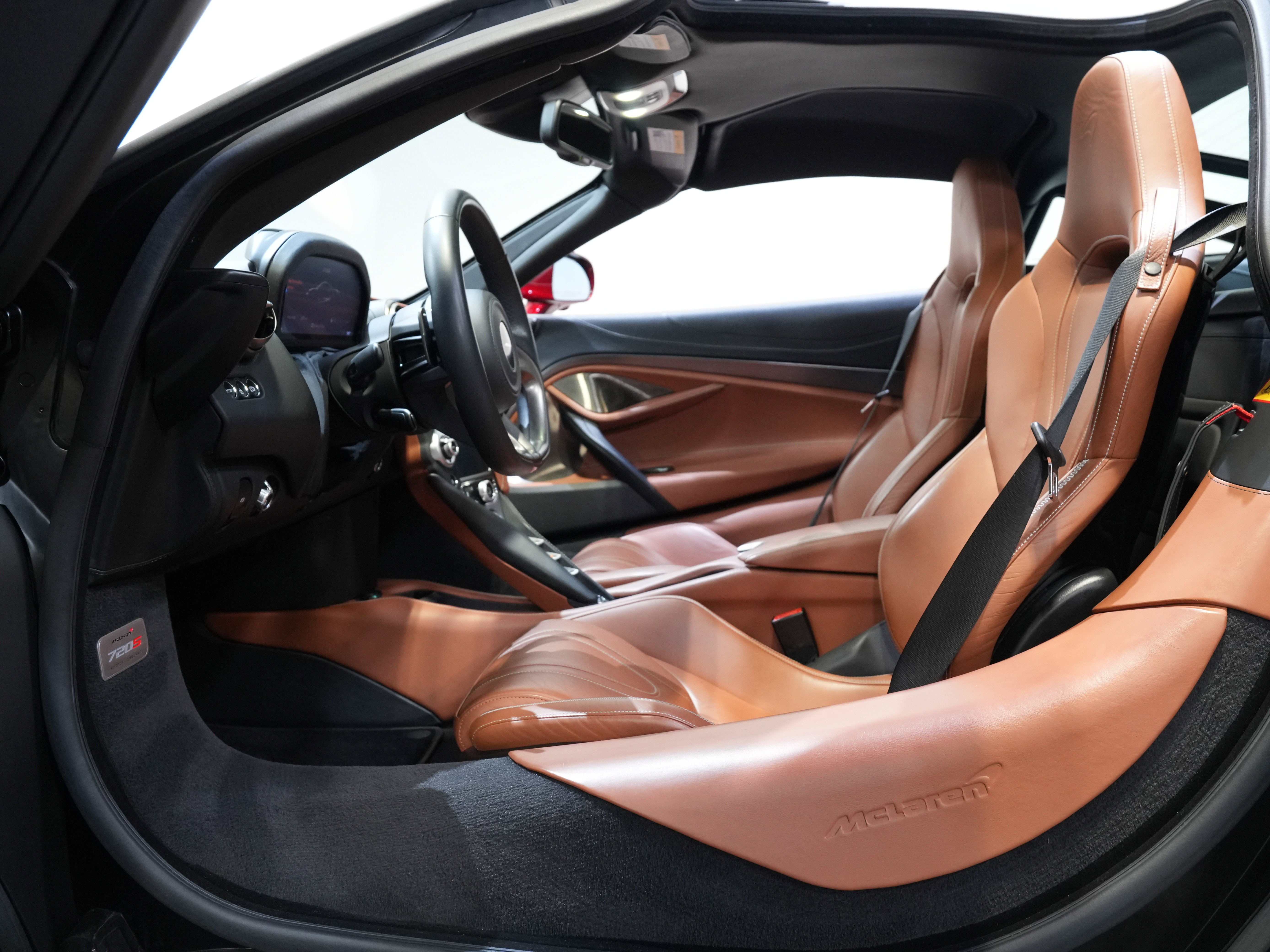 Used 2018 McLaren 720S image 28