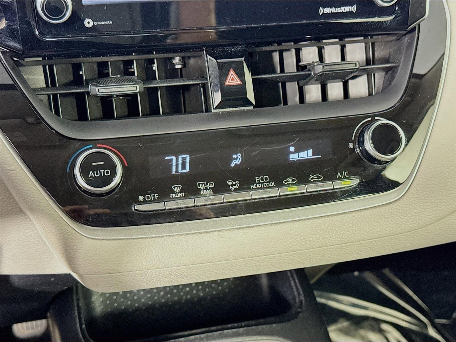 Used 2021 Toyota Corolla LE image 17