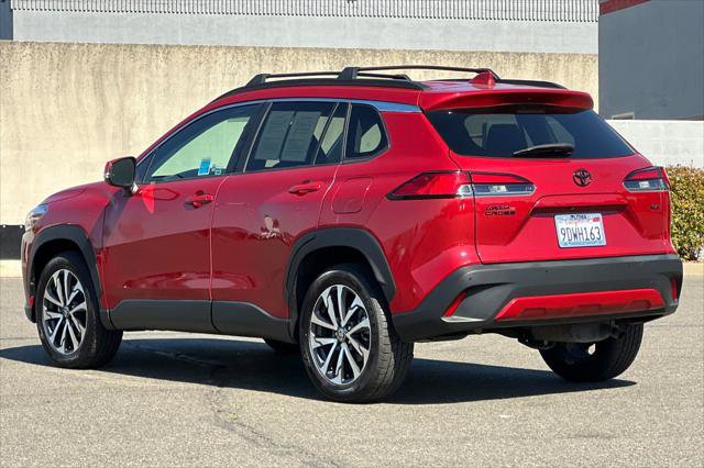 Certified 2022 Toyota Corolla Cross XLE w/ Convenience Package FWD image 7