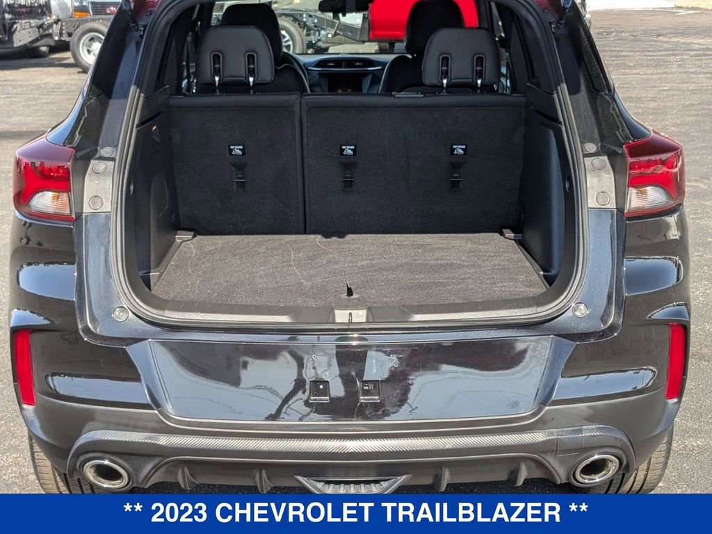 Used 2023 Chevrolet TrailBlazer RS image 31
