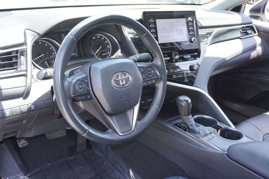 Used 2022 Toyota Camry SE w/ Convenience Package FWD image 11