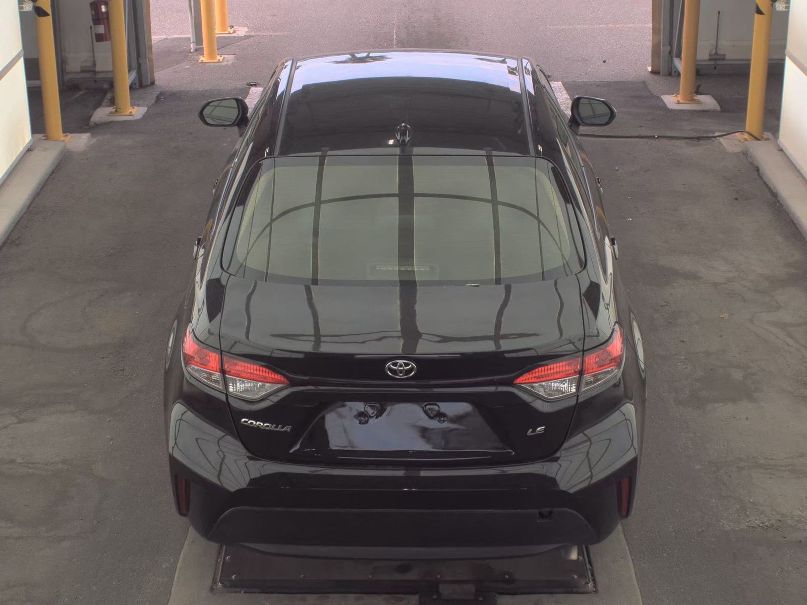 Used 2021 Toyota Corolla LE FWD image 6