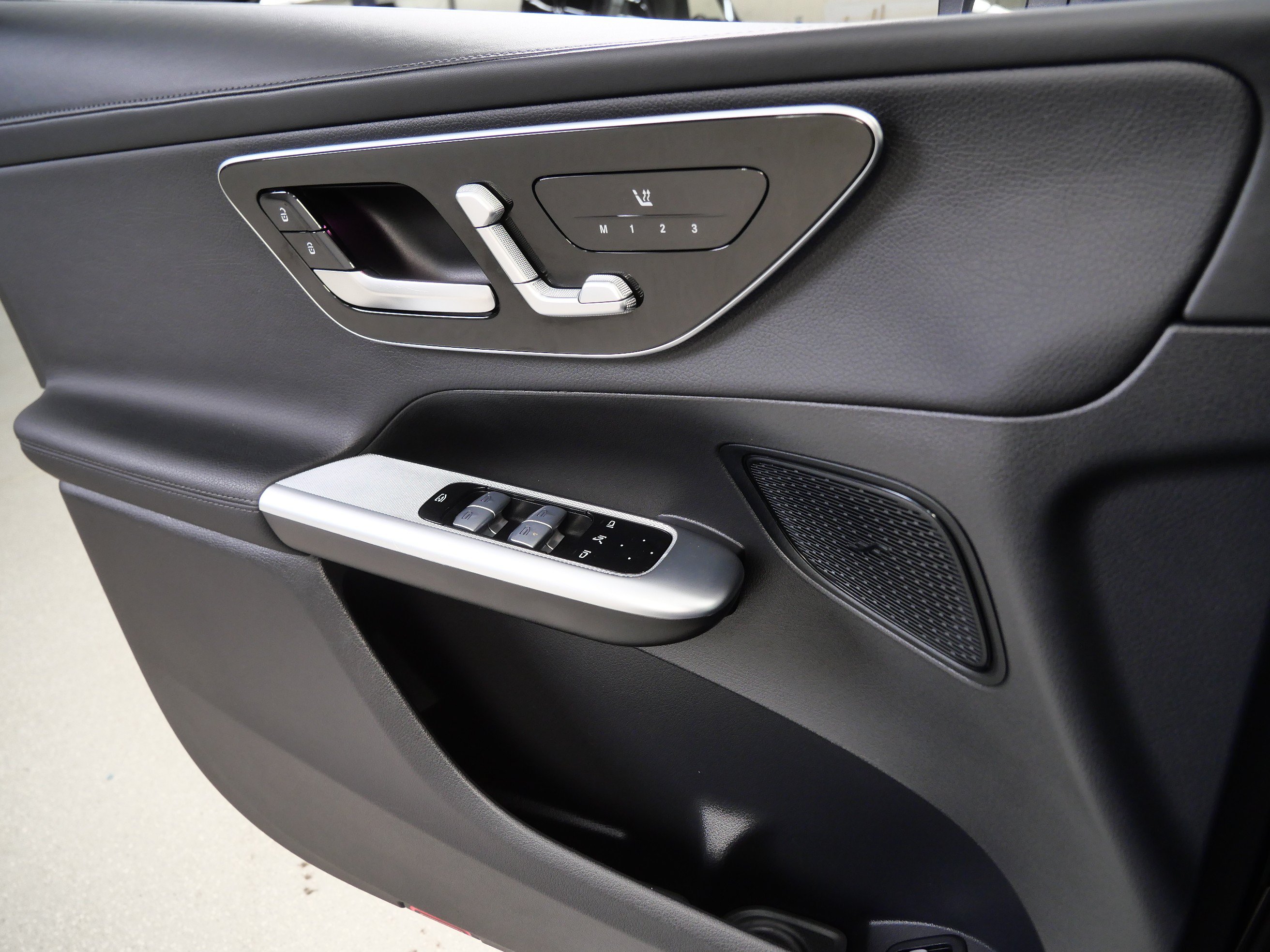 Certified 2023 Mercedes-Benz GLC 300 4MATIC image 30