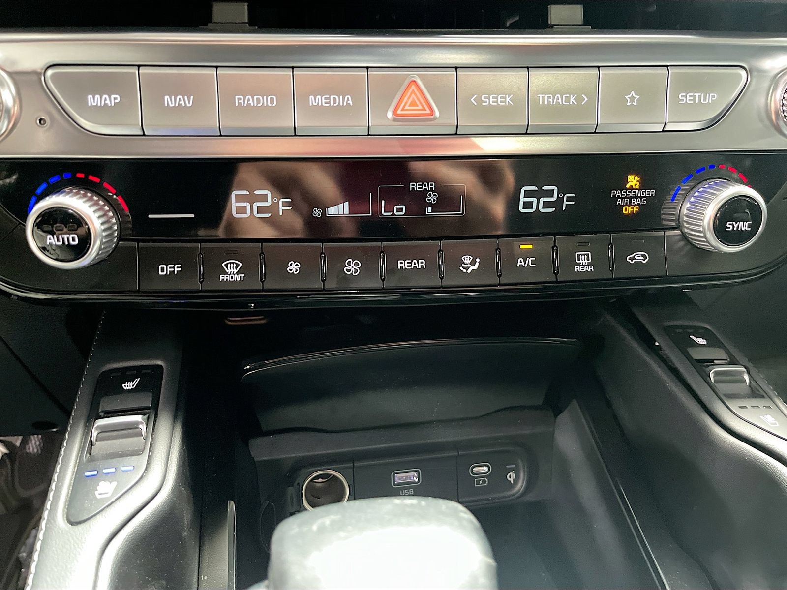 Used 2024 Kia Telluride SX Prestige AWD/4WD image 16