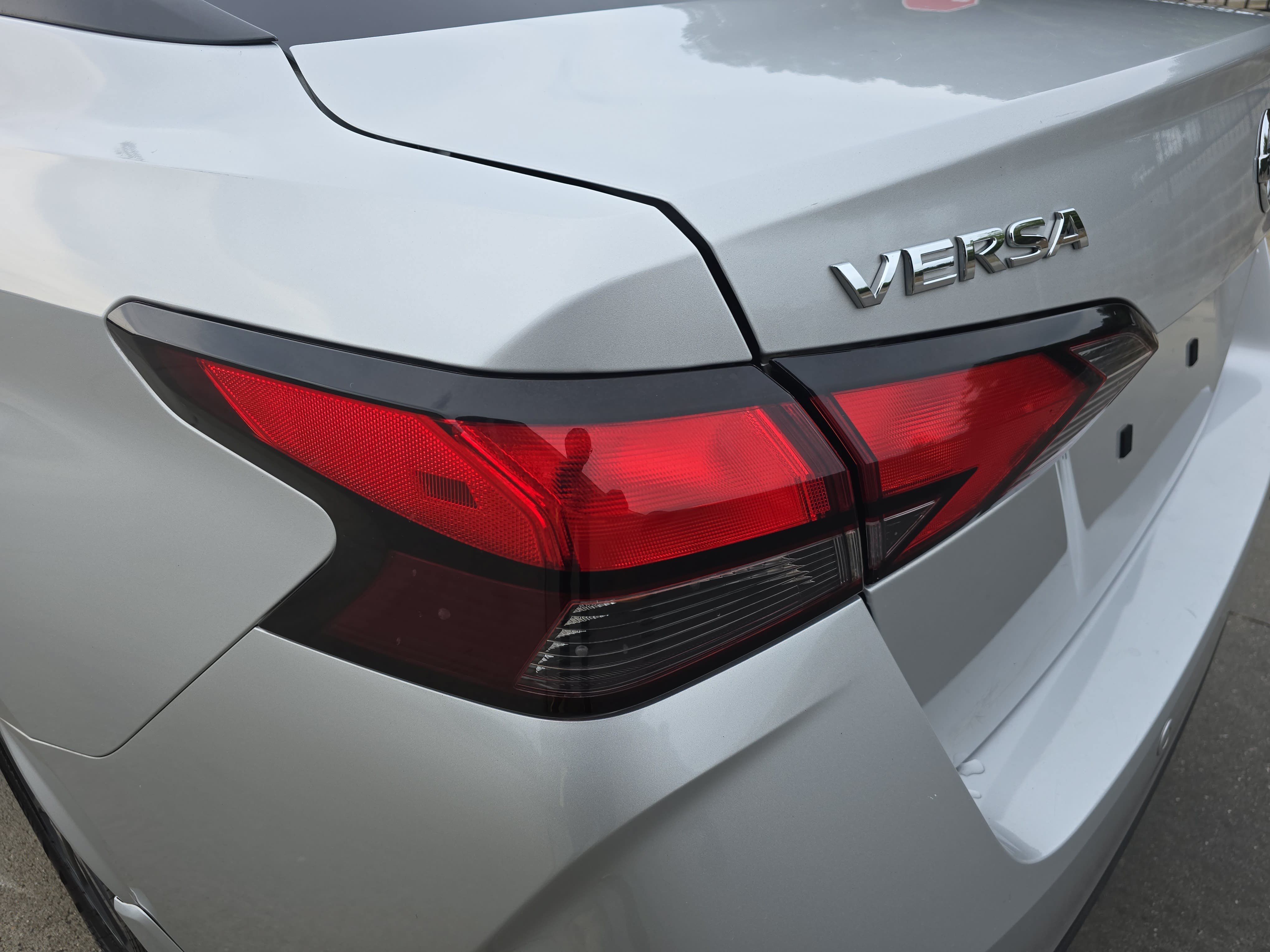 Used 2020 Nissan Versa SV FWD image 35