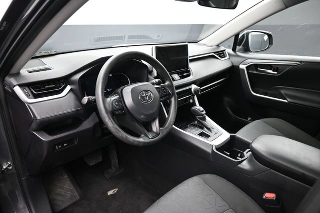 Used 2025 Toyota RAV4 XLE AWD/4WD image 12