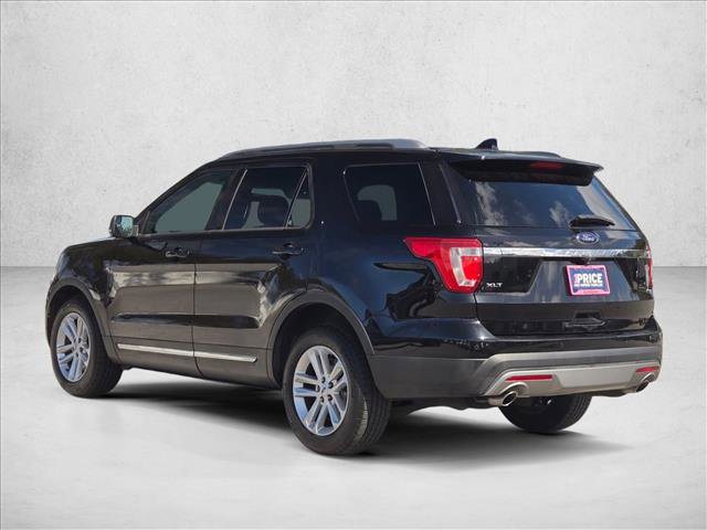 Used 2017 Ford Explorer XLT image 8