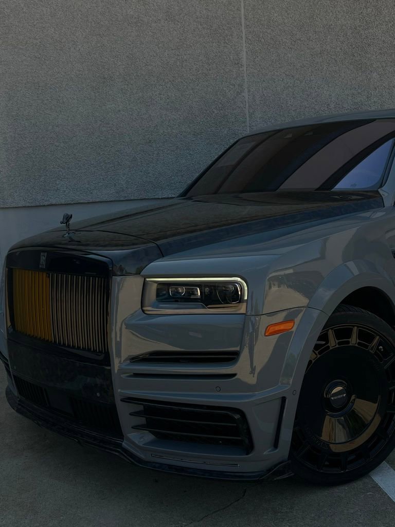 Used 2022 Rolls-Royce Cullinan Black Badge AWD/4WD image 27
