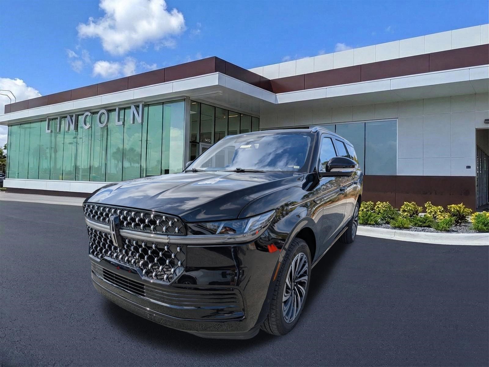 Certified 2025 Lincoln Navigator Black Label image 9