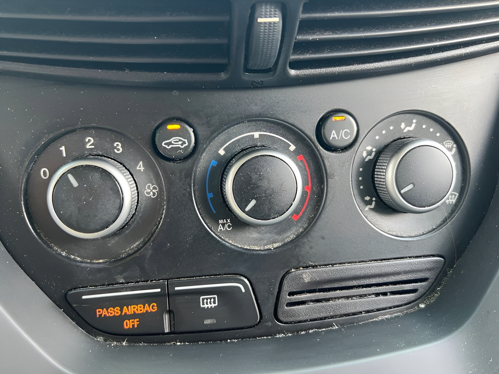 Used 2015 Ford Escape SE FWD image 28