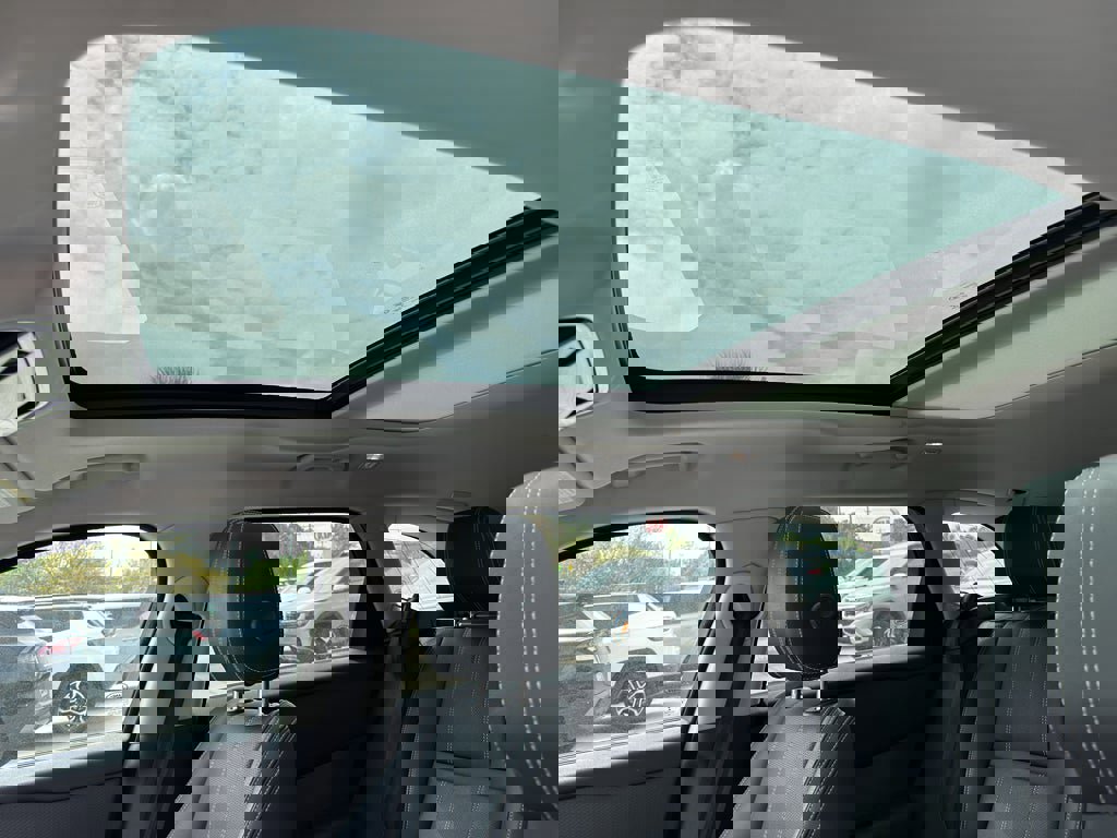 Used 2019 Land Rover Range Rover Velar S image 15