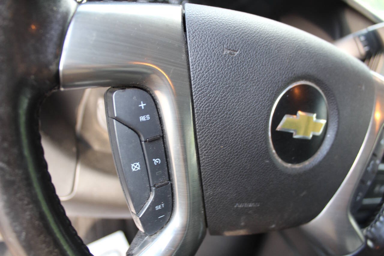 Used 2015 Chevrolet Express 3500 RWD image 12