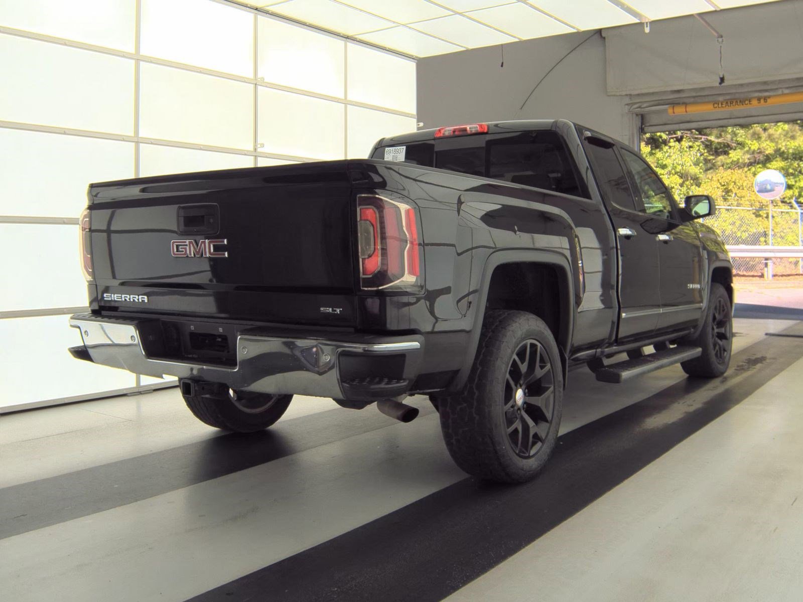 Used 2016 GMC Sierra 1500 SLT w/ SLT Premium Package AWD/4WD image 4