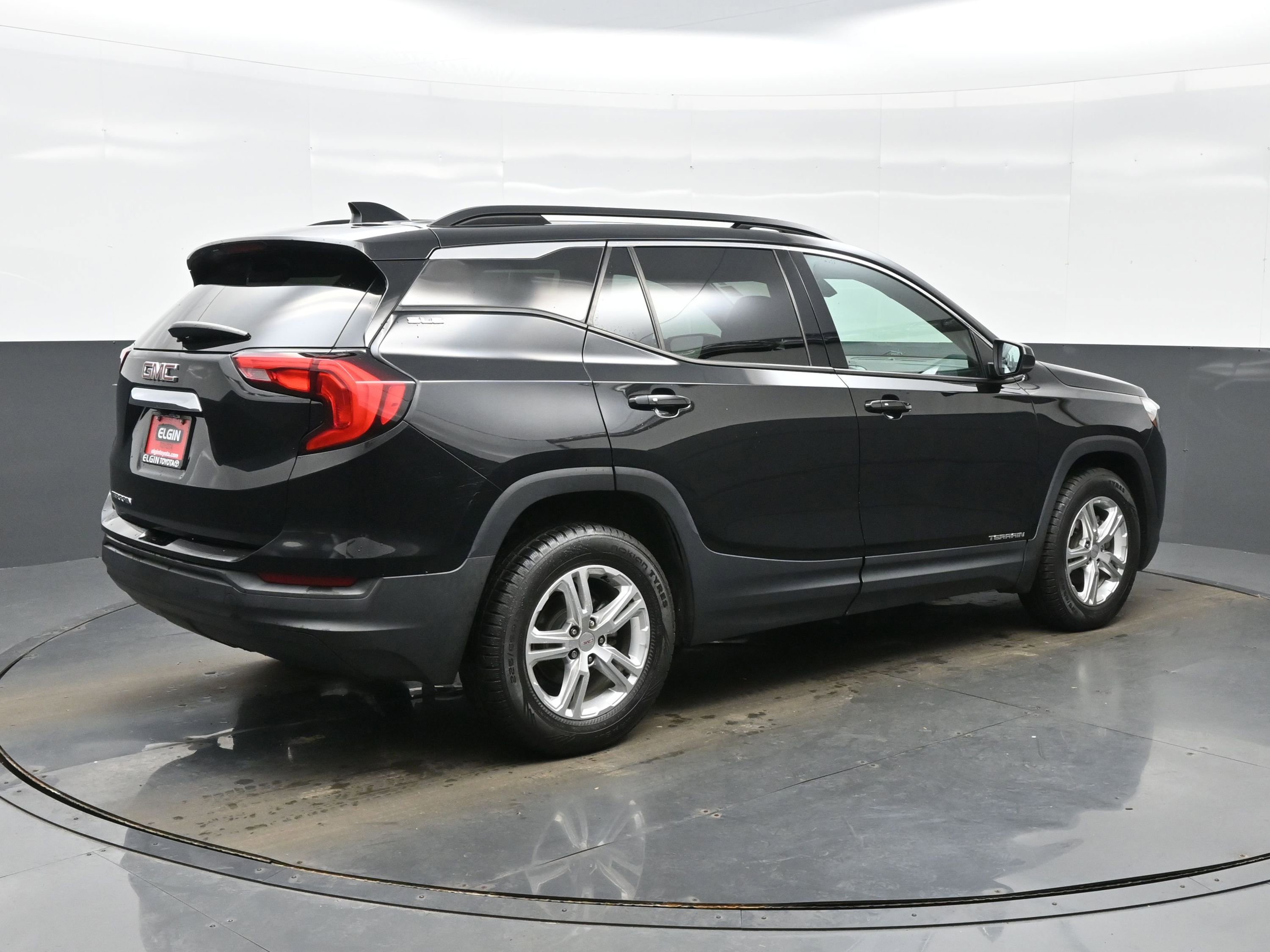 Used 2019 GMC Terrain SLE w/ Driver Convenience Package image 6