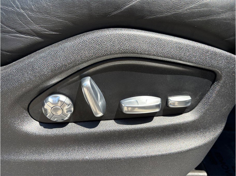 Used 2020 Porsche Cayenne image 48