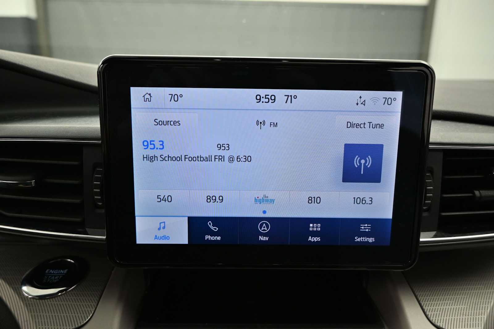 Used 2024 Ford Explorer XLT w/ Equipment Group 202A AWD/4WD image 17