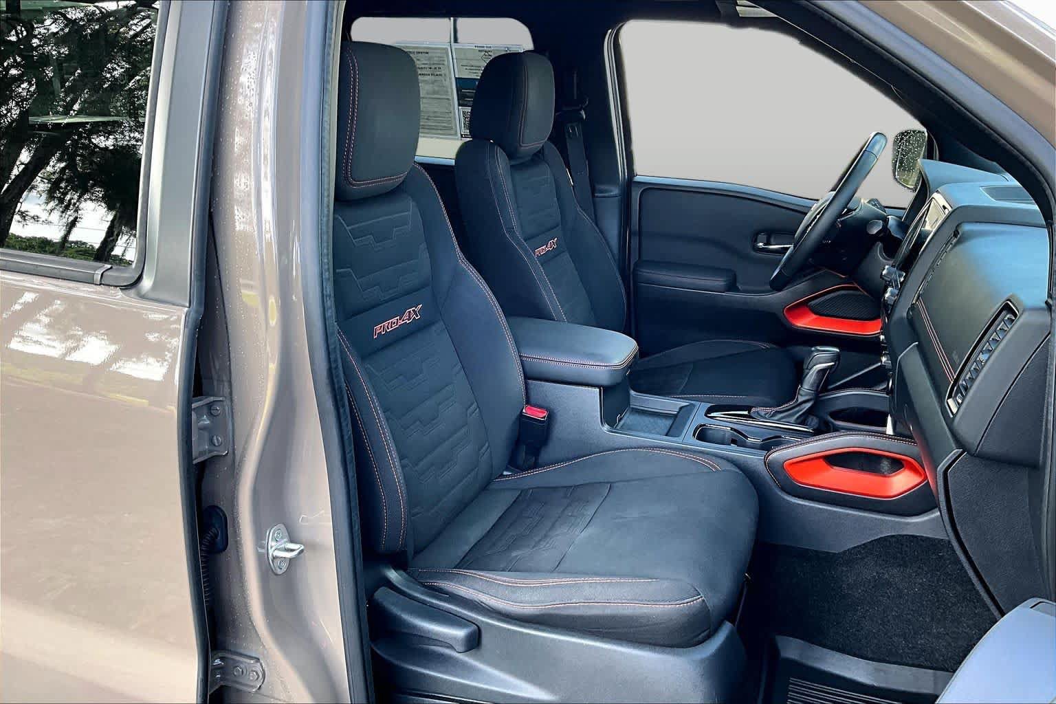 Used 2022 Nissan Frontier PRO-4X w/ Technology Package AWD/4WD image 9