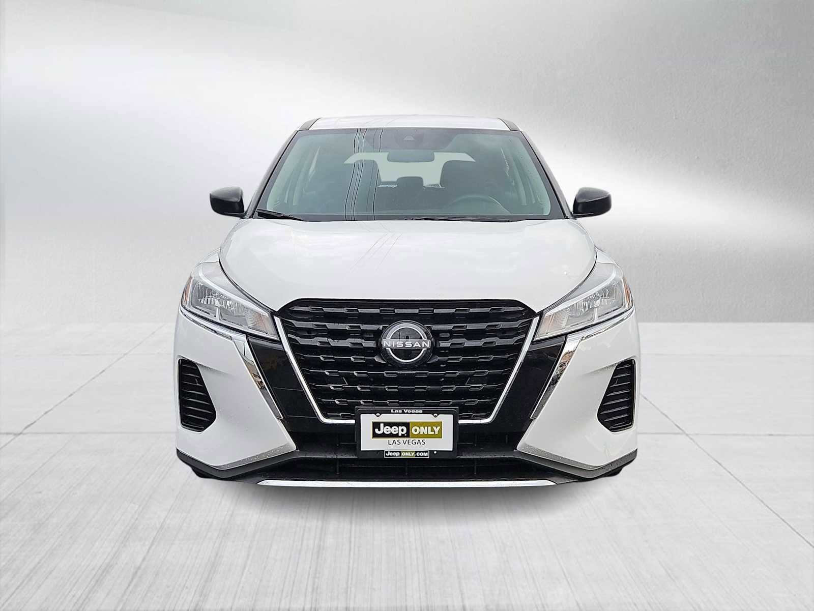 Used 2023 Nissan Kicks S image 3