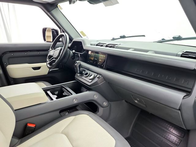 Certified 2023 Land Rover Defender 110 X-Dynamic SE image 17