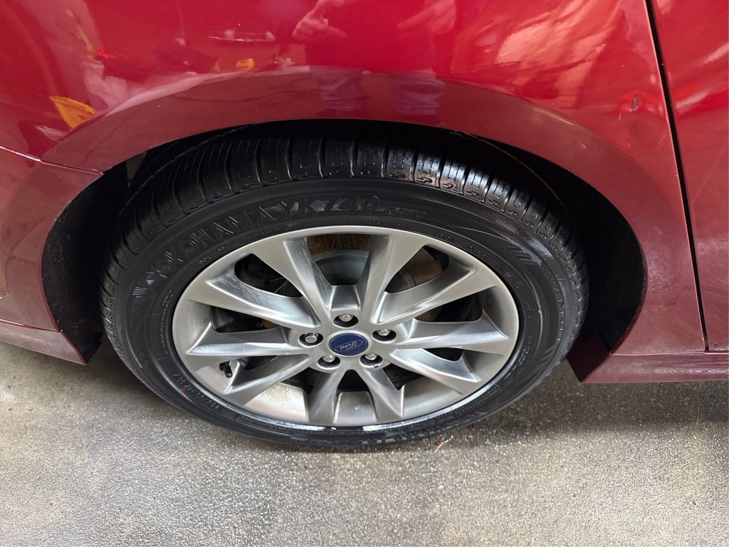 Used 2017 Ford Fusion SE w/ Fusion SE Technology Package FWD image 18