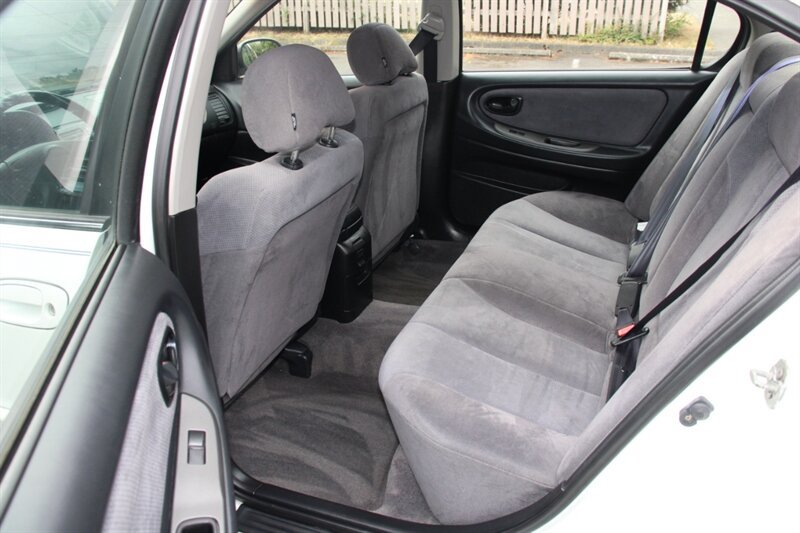 Used 2001 Nissan Maxima SE FWD image 14
