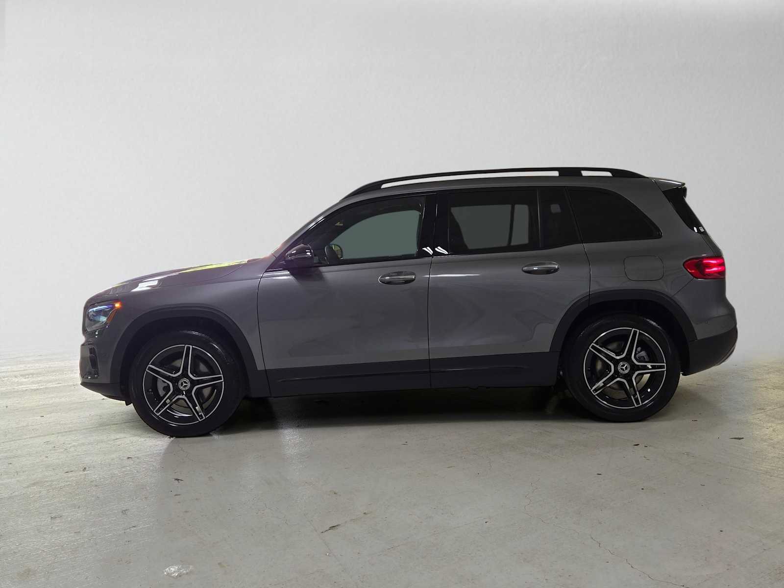 New 2026 Mercedes-Benz GLB 250 4MATIC image 6