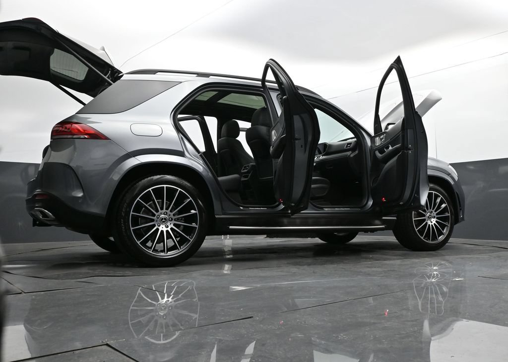 Used 2021 Mercedes-Benz GLE 350 4MATIC w/ AMG Line Exterior image 34