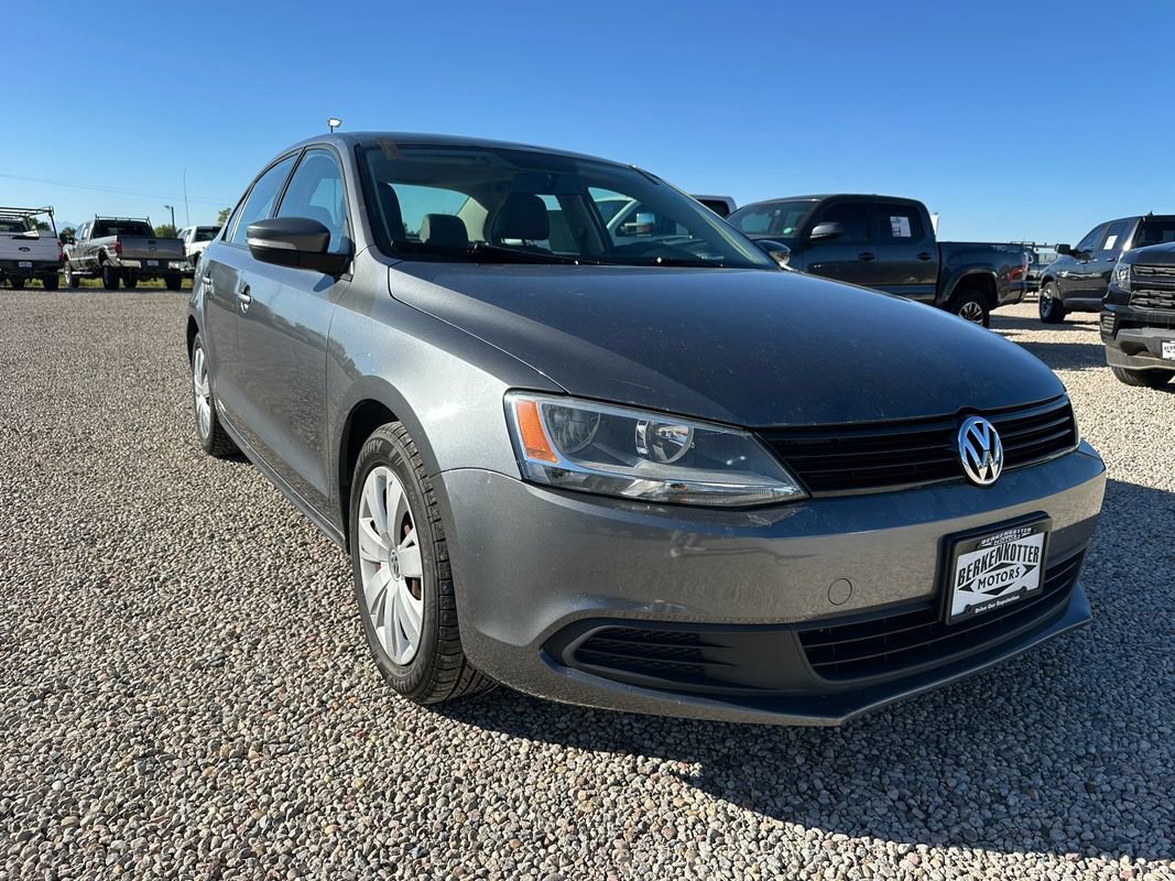 Used 2011 Volkswagen Jetta SE image 2