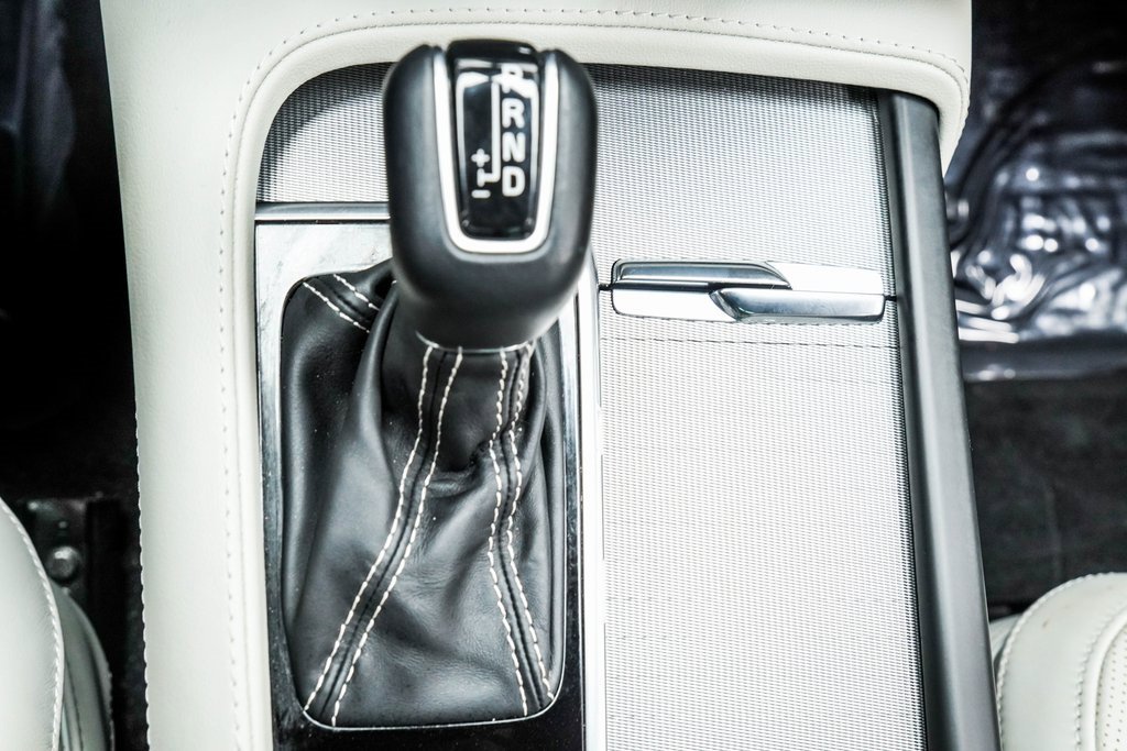 Used 2021 Volvo XC90 T6 R-Design w/ Advanced Package image 21