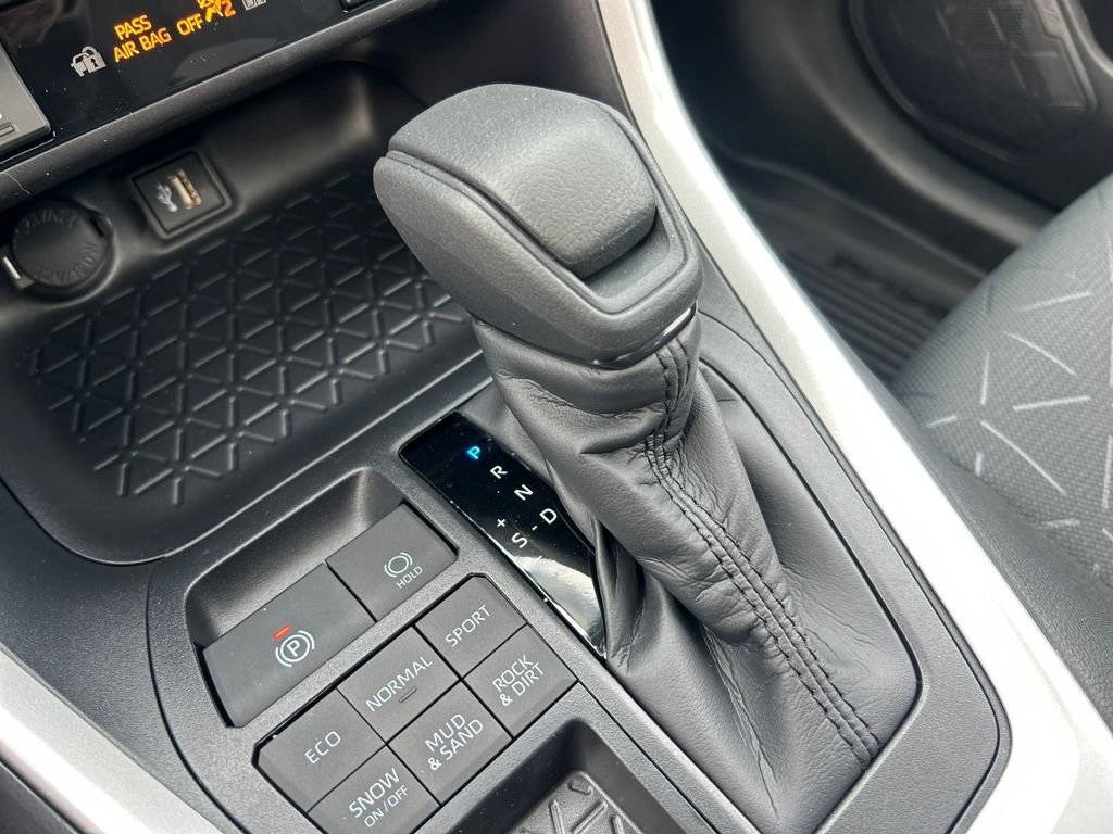 New 2025 Toyota RAV4 XLE image 16