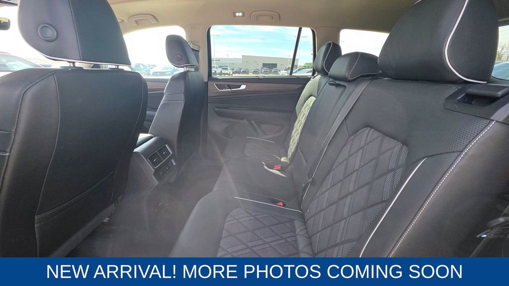 Used 2025 Volkswagen Atlas SEL Premium R-Line image 13
