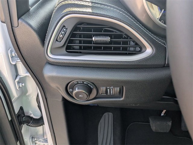 New 2025 Chrysler Pacifica Select image 16