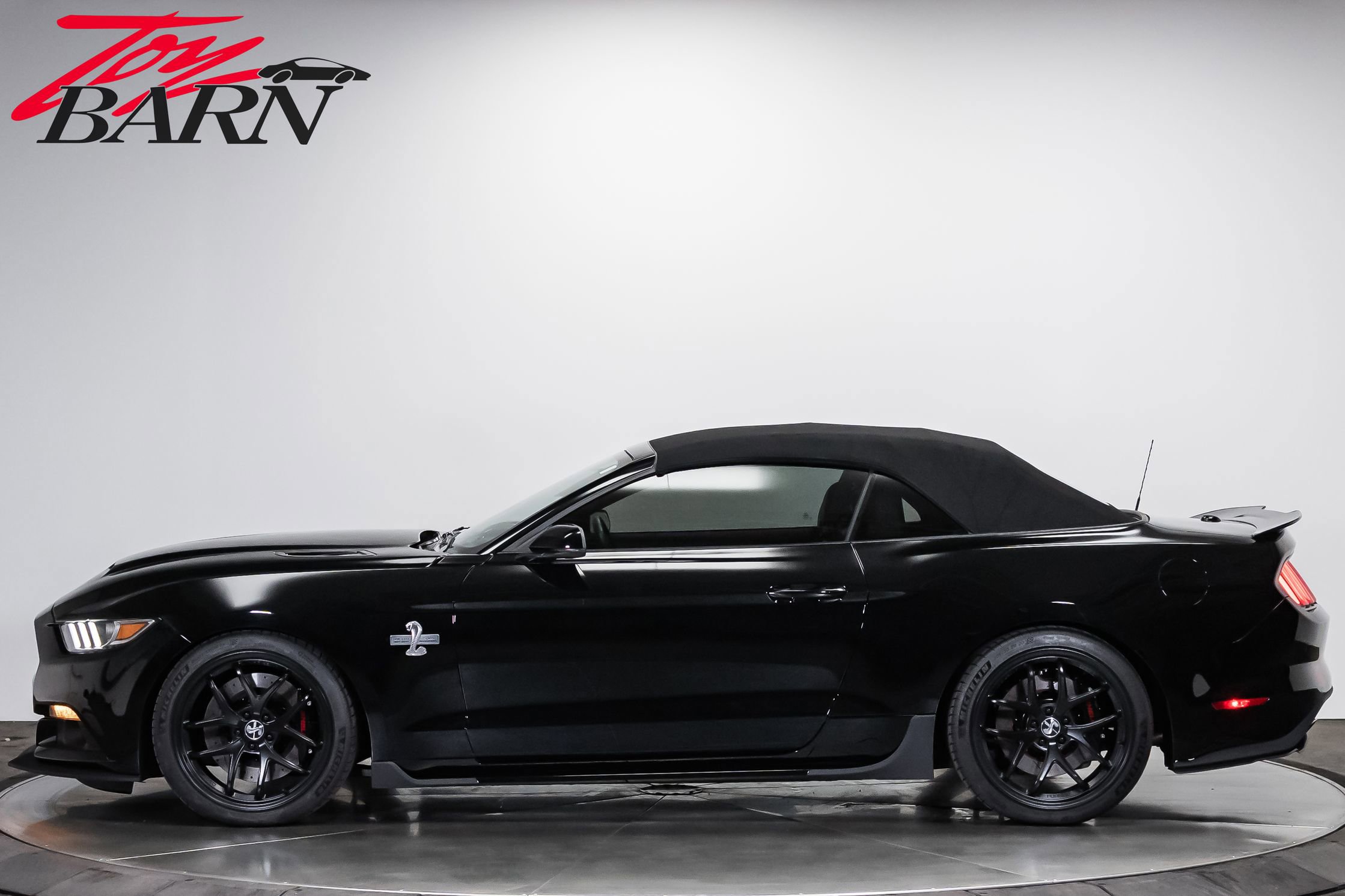 Used 2017 Ford Mustang GT Premium w/ Equipment Group 401A RWD image 10