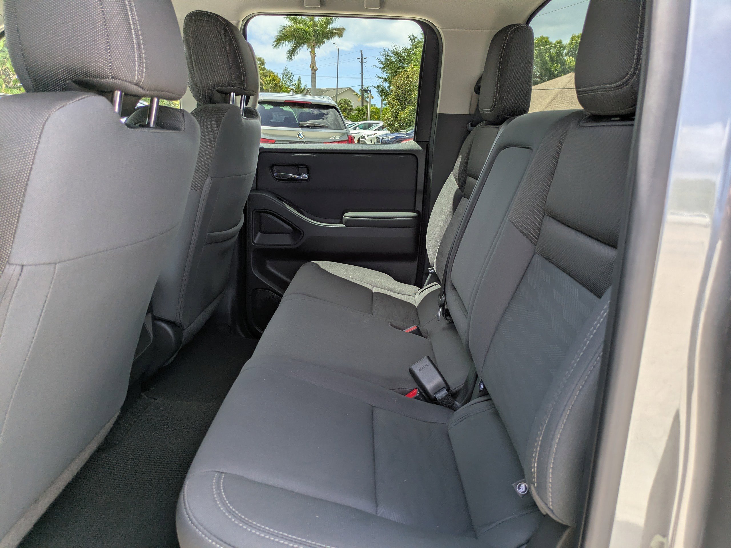 Used 2024 Nissan Frontier SV w/ Graphics Package image 12