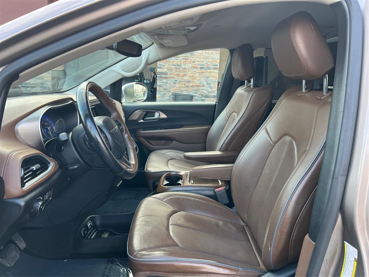 Used 2018 Chrysler Pacifica Limited FWD image 9