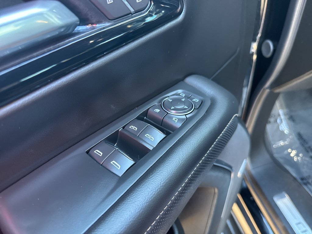 Used 2026 Chevrolet Suburban Premier AWD/4WD image 11