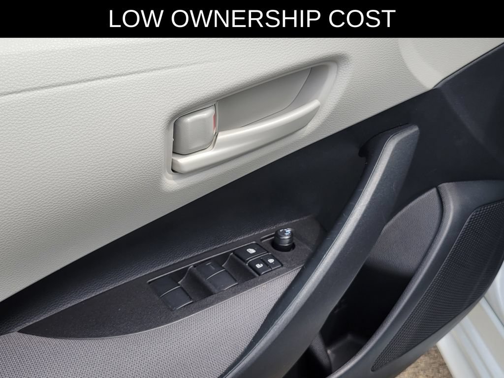 Used 2025 Toyota Corolla LE FWD image 19