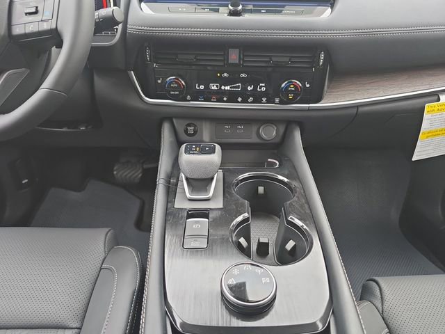 New 2026 Nissan Rogue Platinum image 3