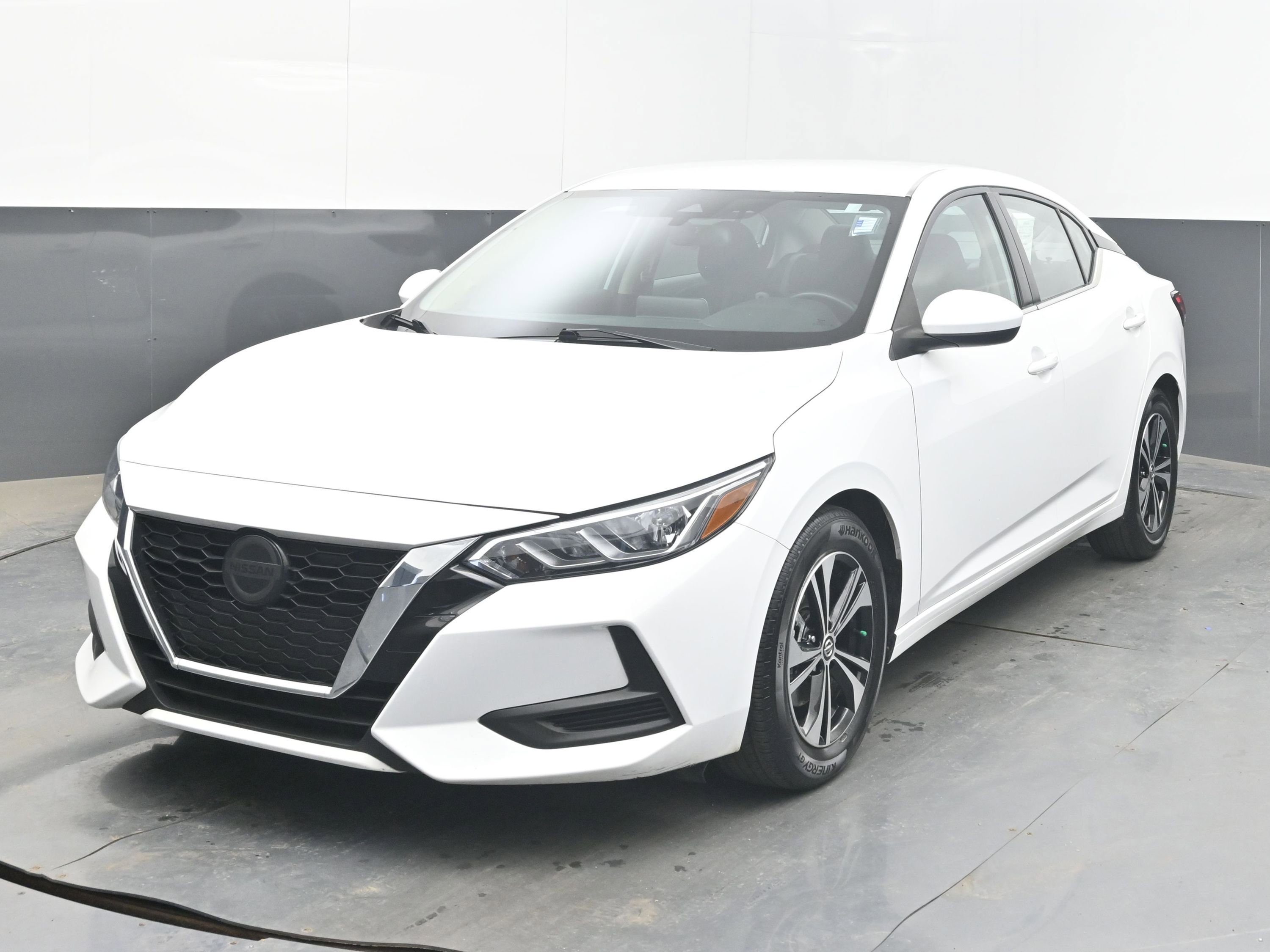 Used 2023 Nissan Sentra SV image 3