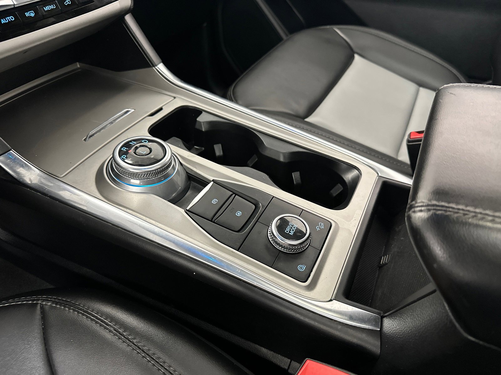 Used 2022 Ford Explorer XLT w/ Equipment Group 202A image 33