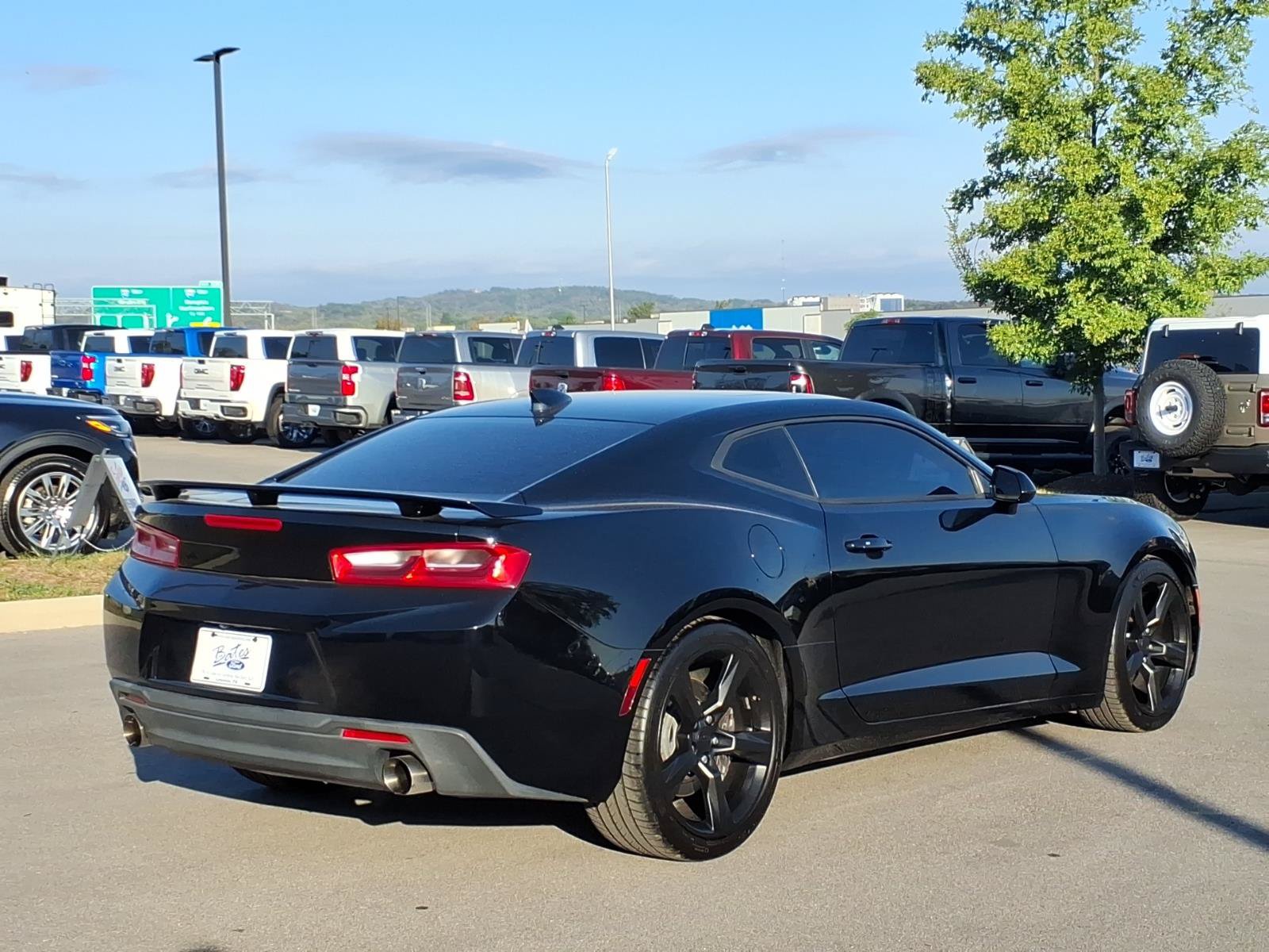 Used 2018 Chevrolet Camaro SS RWD image 3