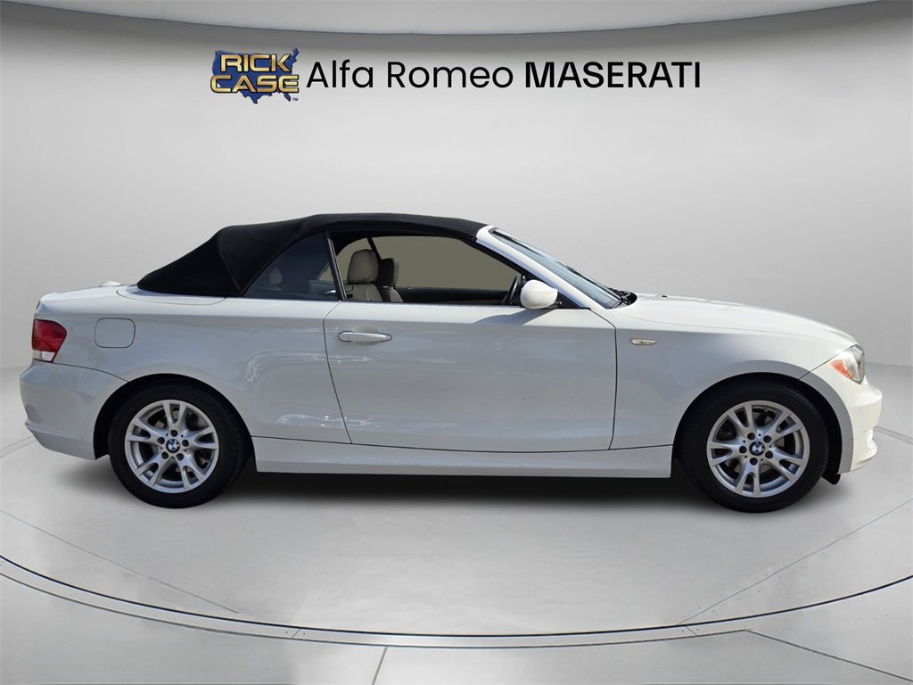 Used 2009 BMW 128i Convertible image 4