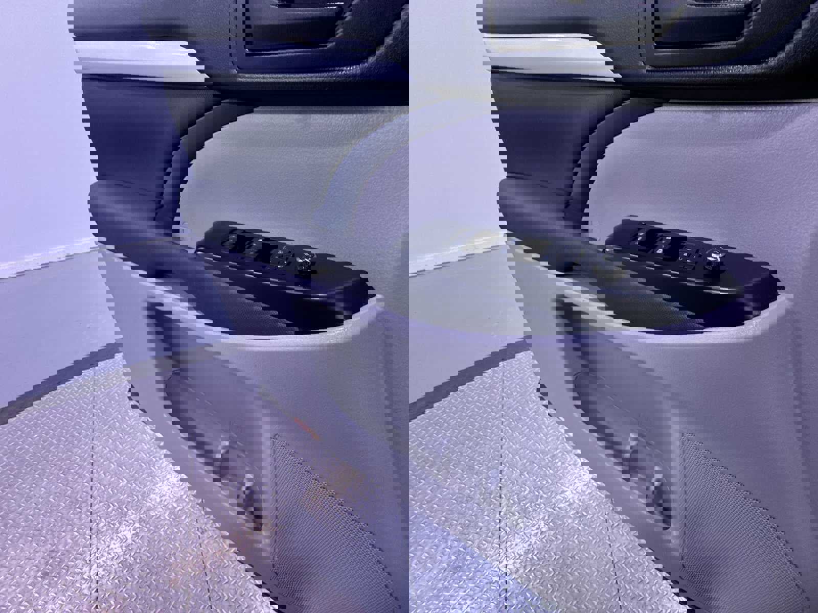 Used 2018 Toyota Highlander LE image 31